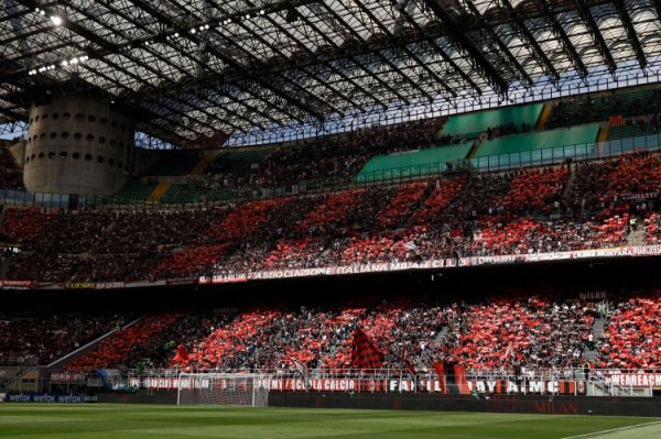 Bán vé mùa Milan: Hơn 85% ngườ